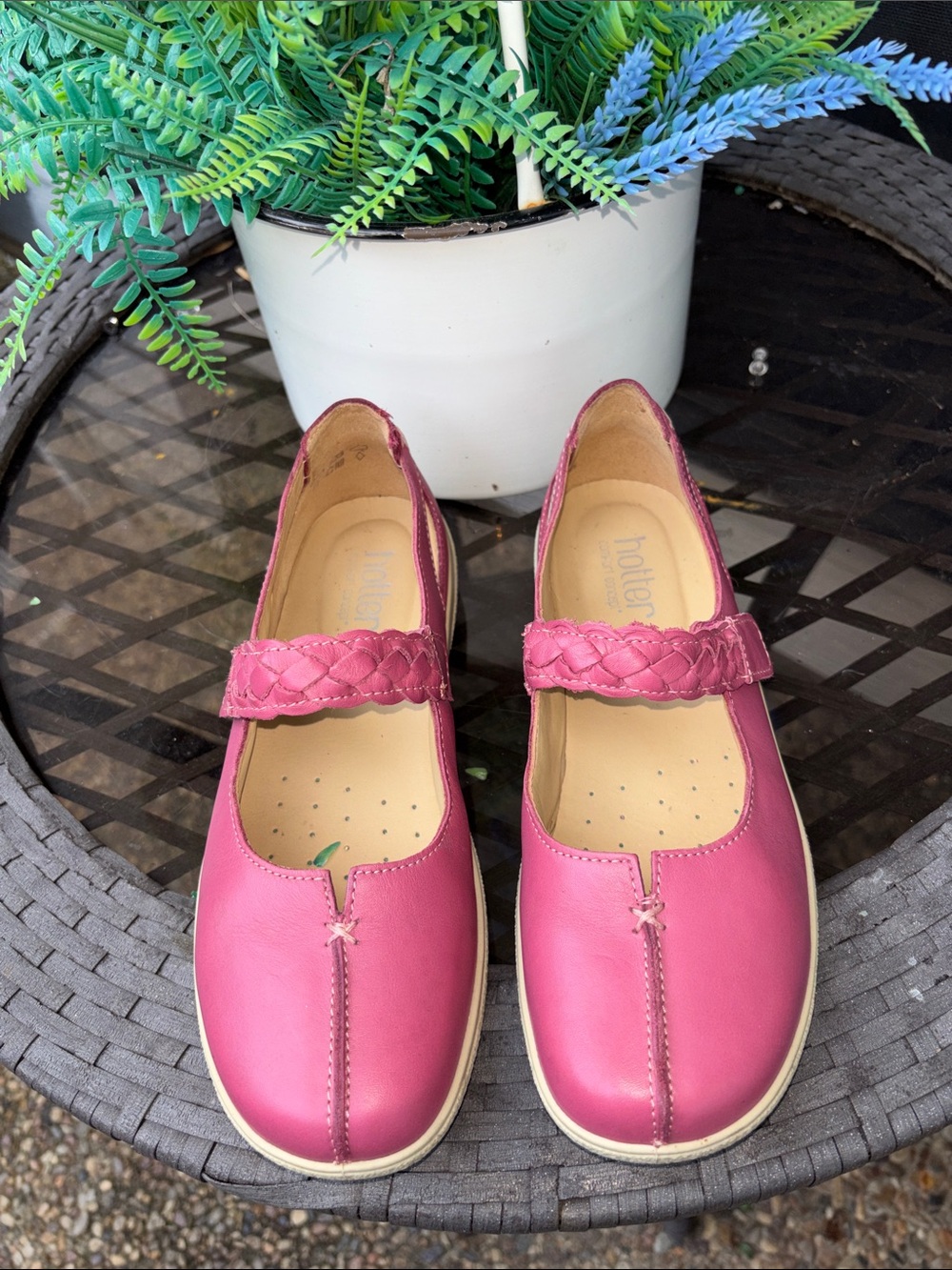 Hotter Comfort Mary Jane Shoes Flats Mauve Slip On Velcro Straps Women’s Size 7.